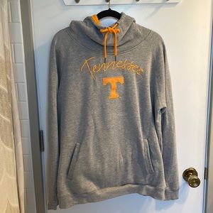 Tennessee hoodie with pockets.